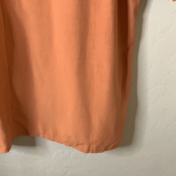 SHEIN short sleeve ruffled blouse boatneck w/ buttons in back. - Picture 4 of 8